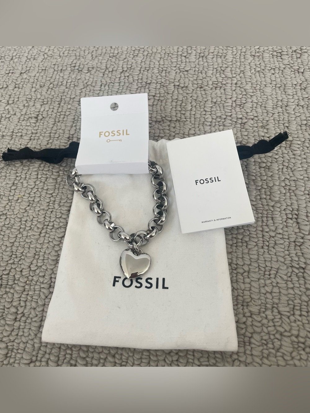 New Fossil heart charm heavy link bracelet